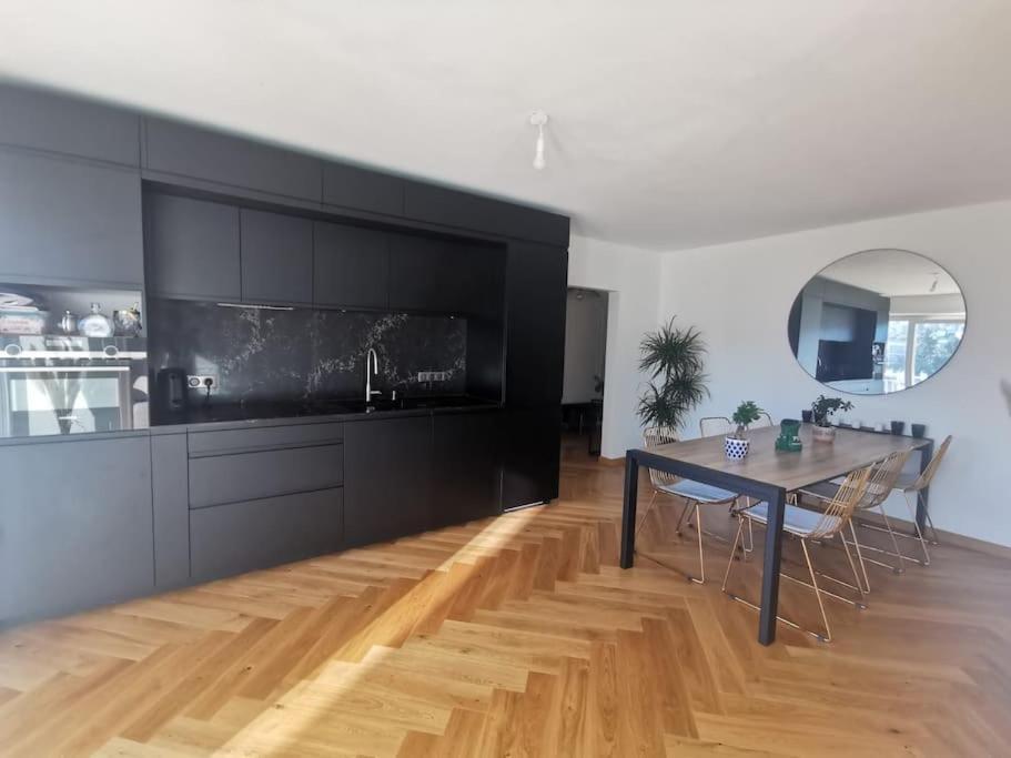 Le Parmelan - Grand Appartement Familial Avec Vue Sur La Montagne Annecy Exterior photo